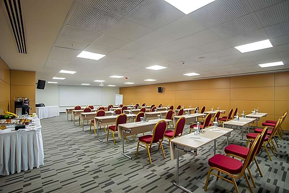 Tav Airport Hotel Izmir
