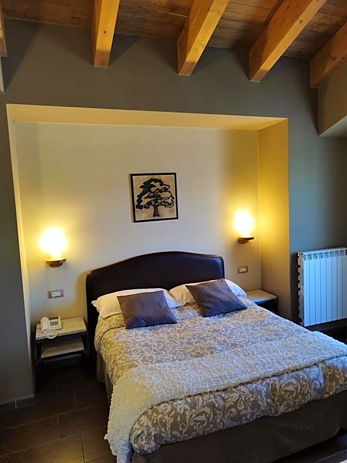 Hotel Altopiano Delle Rocche