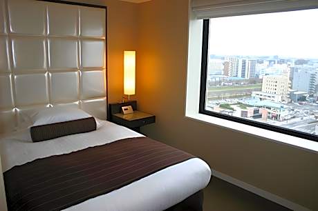 Single (Non-Smoking)