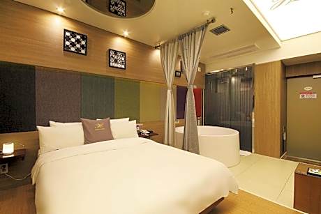 Double Room with Spa Bath