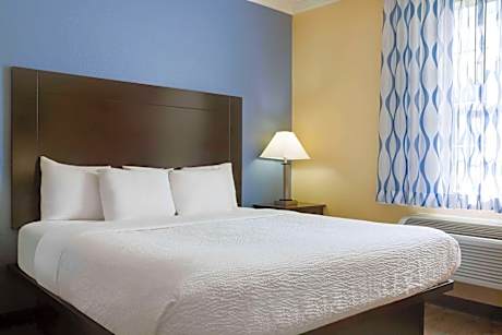 1 King Bed One Bedroom Suite Non-Smoking