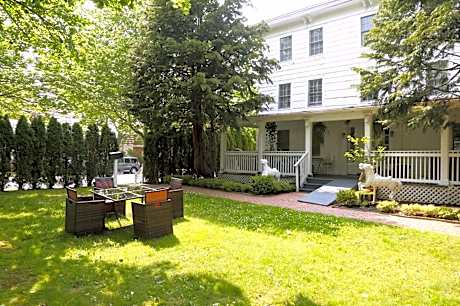 Harpoon House