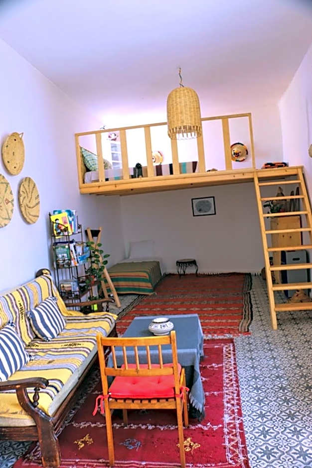 Art Riad Au Bord De La Mer