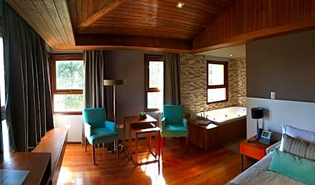 Junior Suite with Lake View