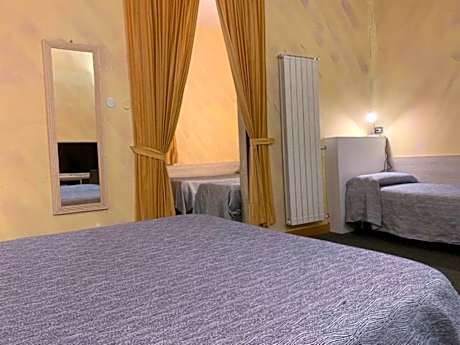 Family Room (5 Adults)