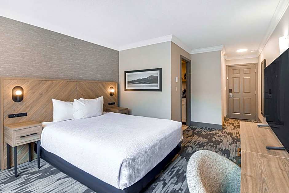 Sandman Hotel & Suites Kelowna