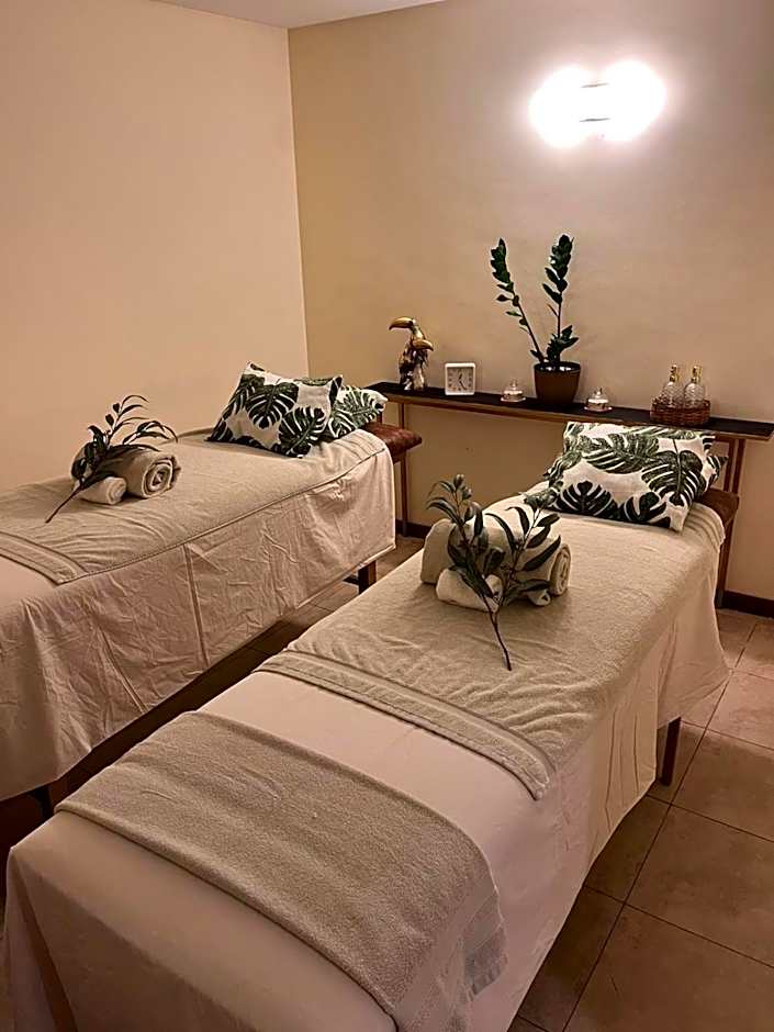 Hotel Raices Esturion