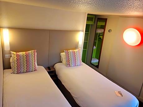 Twin Room Next Generation