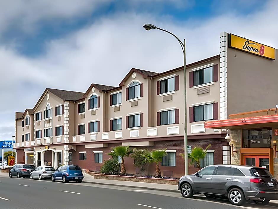 Hotel Skye San Francisco Airport SFO FREE SHUTTLE!