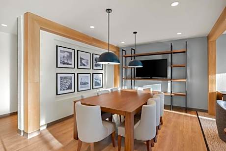 Everhome Suites Portsmouth - Newington