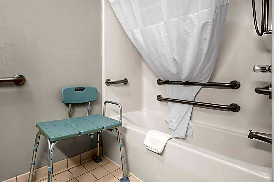 Days Inn by Wyndham Collinsville/St. Louis