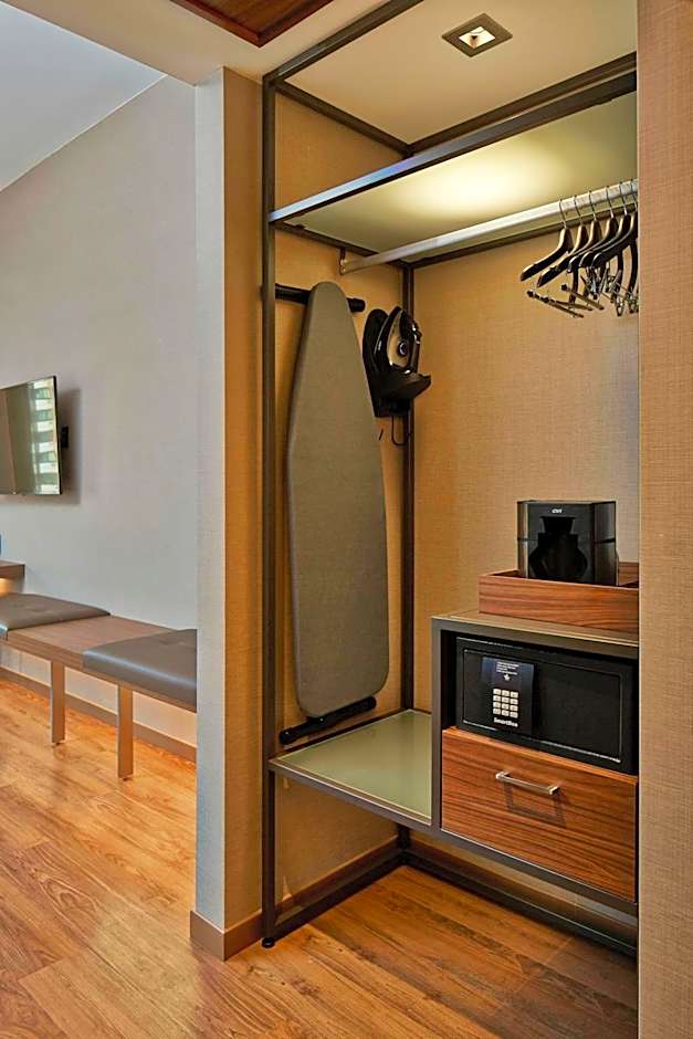 AC Hotel by Marriott Minneapolis Downtown