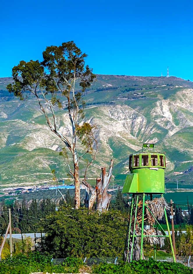 Shaar Hagolan Kibbutz Country Lodging