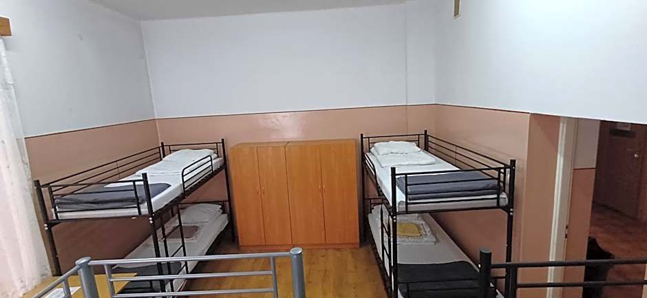 Schronisko Młodzieżowe PTSM Matecznik