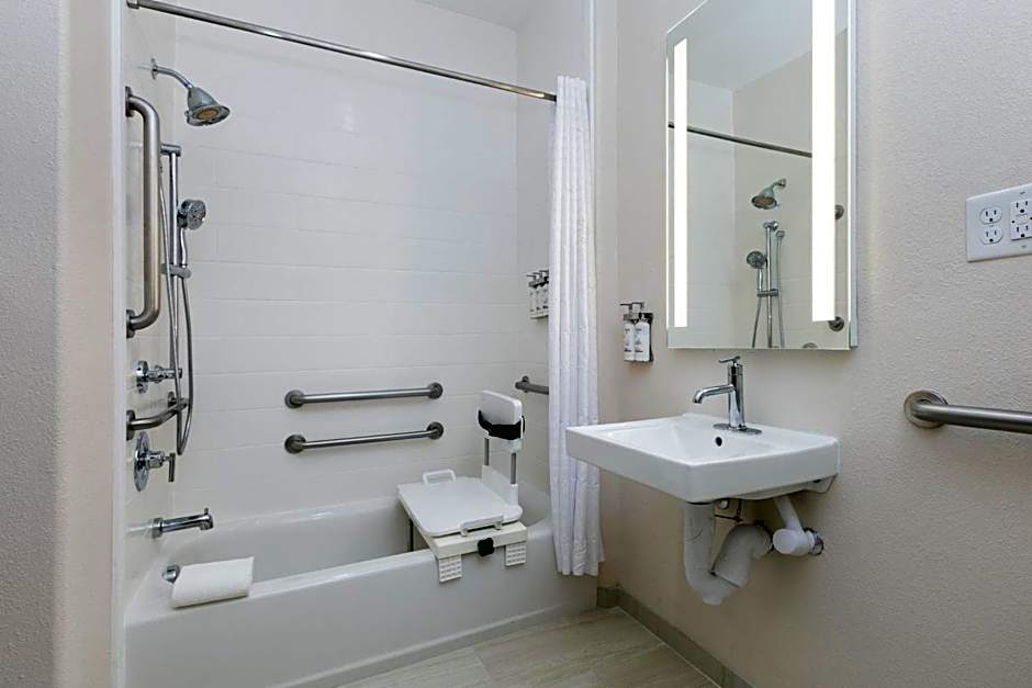 Candlewood Suites Lake Jackson By IHG