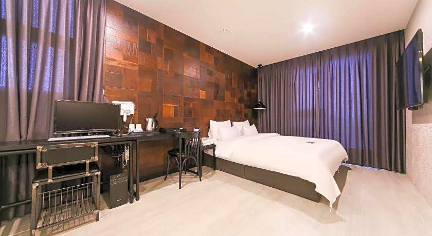 Le Idea Hotel