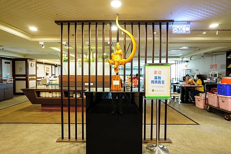 Cambridge Tainan Hotel