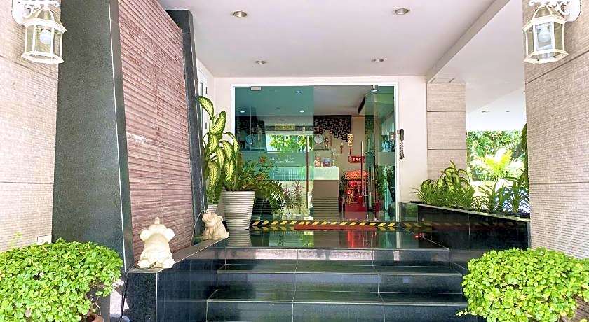 14 Place Sukhumvit Suites