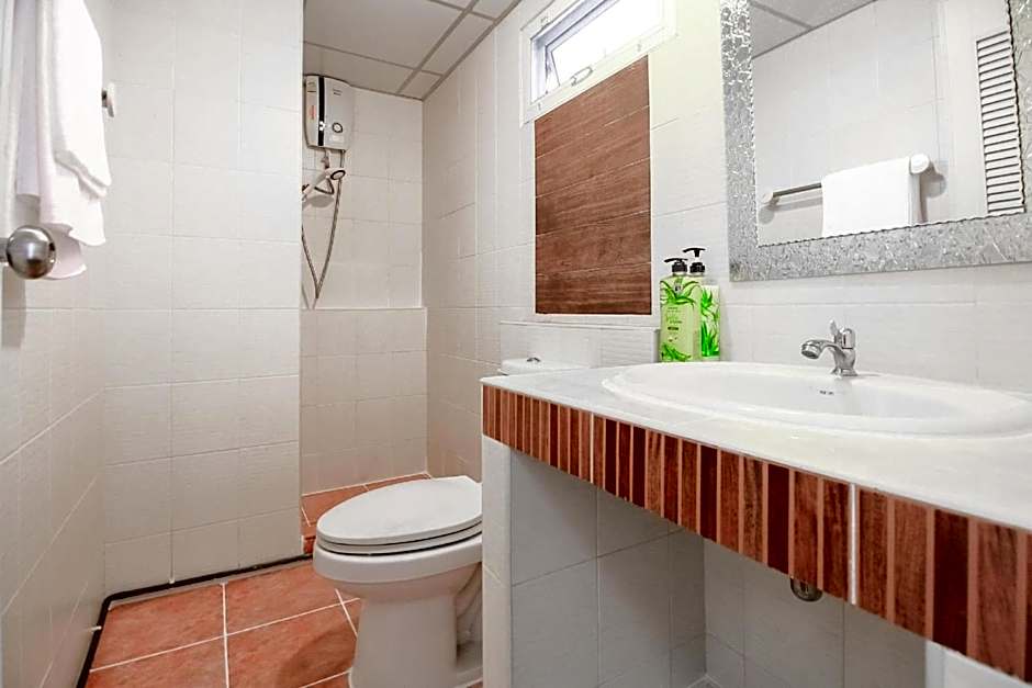 Capital O 411 Grandview Condo 15