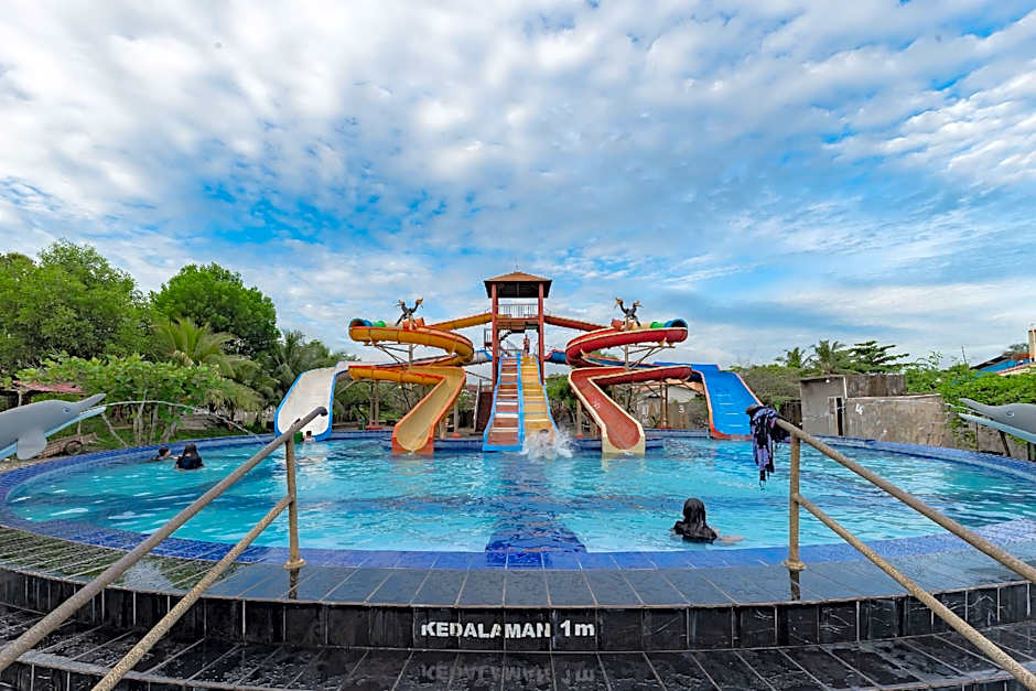 Urbanview Hotel Tropical Ketapang by RedDoorz