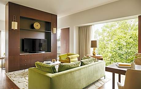 Park Corner Suite