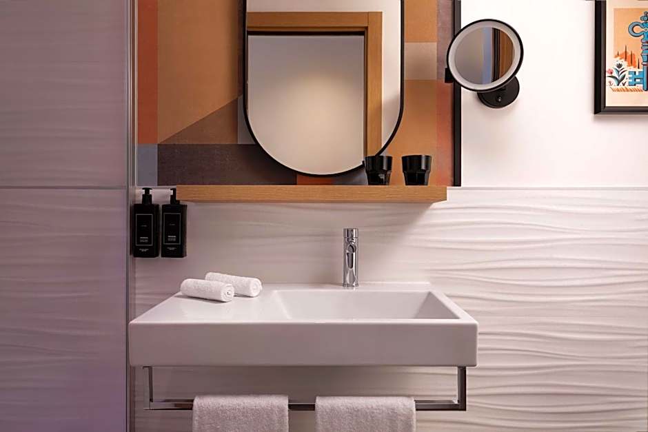 Spring House Hotel Rome Vatican, Tapestry Collection Hilton