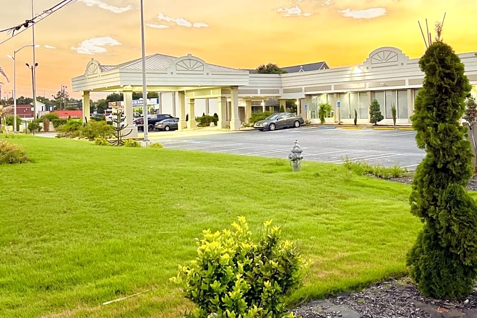 Quality Inn & Suites Conference Center Mcdonough