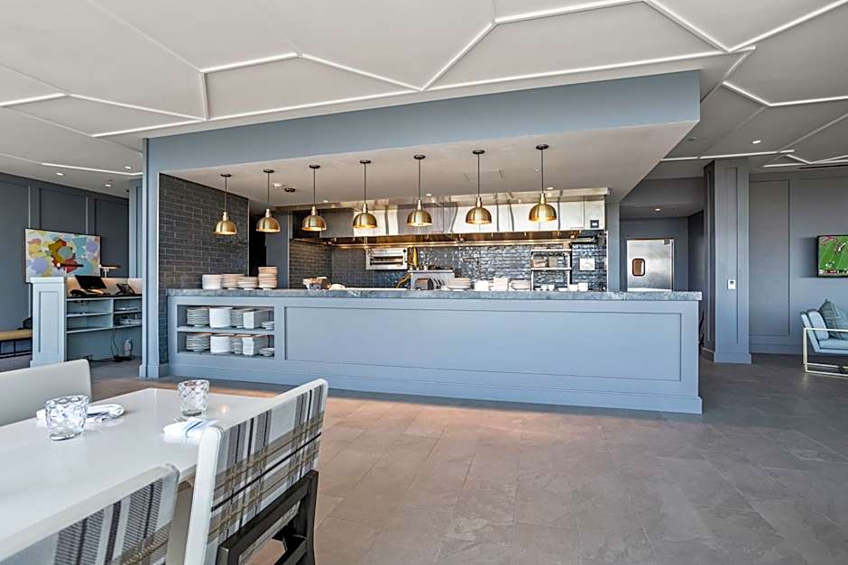 The Highlander at Radford, Tapestry Collection by Hilton