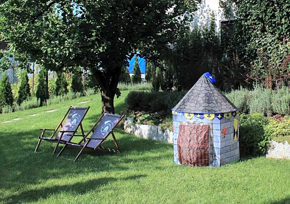 Lawendowo- sauna, jacuzzi, domki w ogrodzie i apartamenty w kamienicy