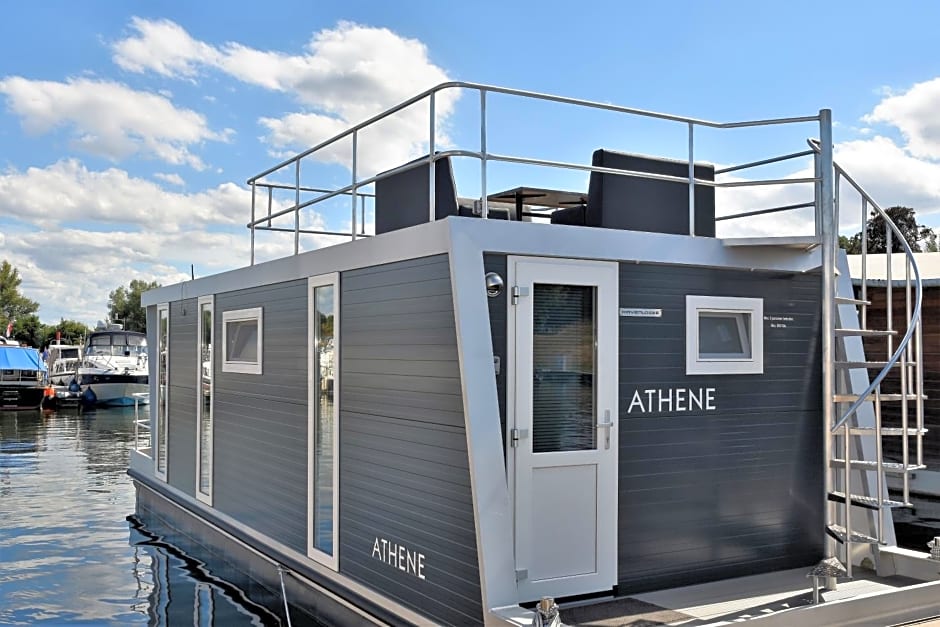 Cosy floating boatlodge Athene