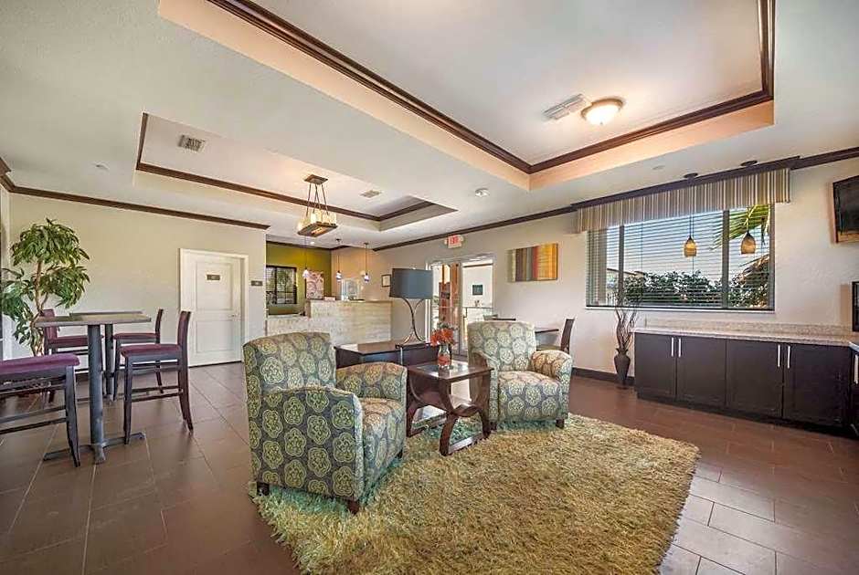 Studio 6-Pleasanton, TX