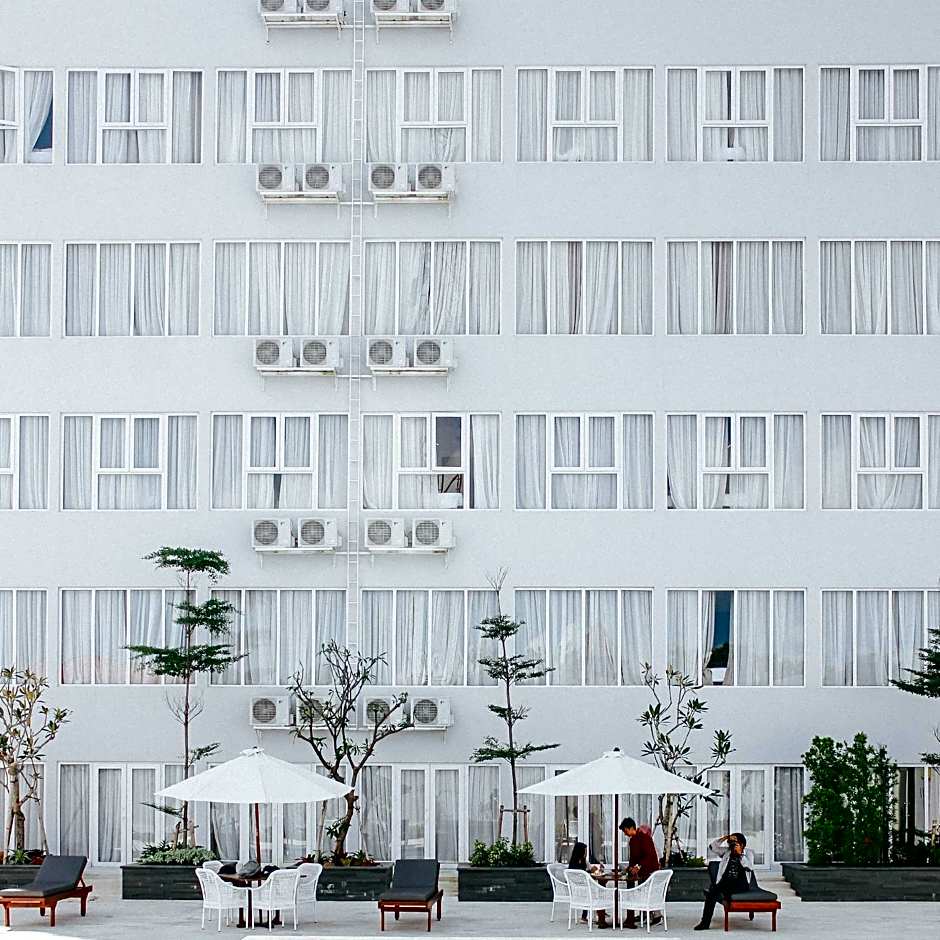 Front One Hotel Pamekasan Madura