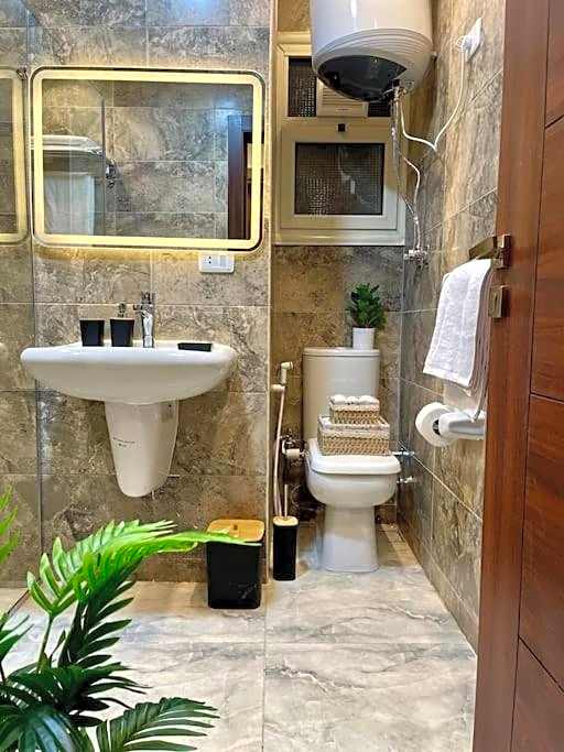 3BR luxury apt near AUC newCairo