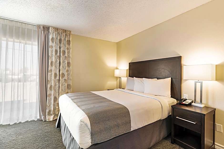Chase Suite El Paso