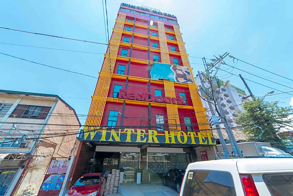 RedDoorz Plus at Winter Benitez