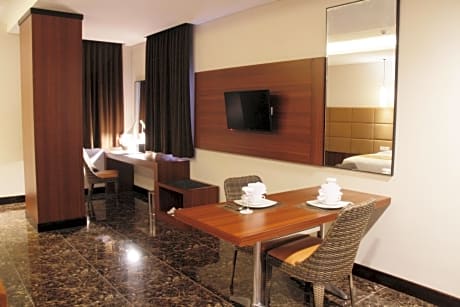 Junior Suite Room with Breakfast