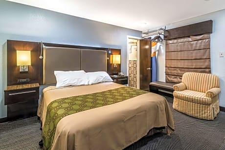 1 Queen Bed, Nonsmoking