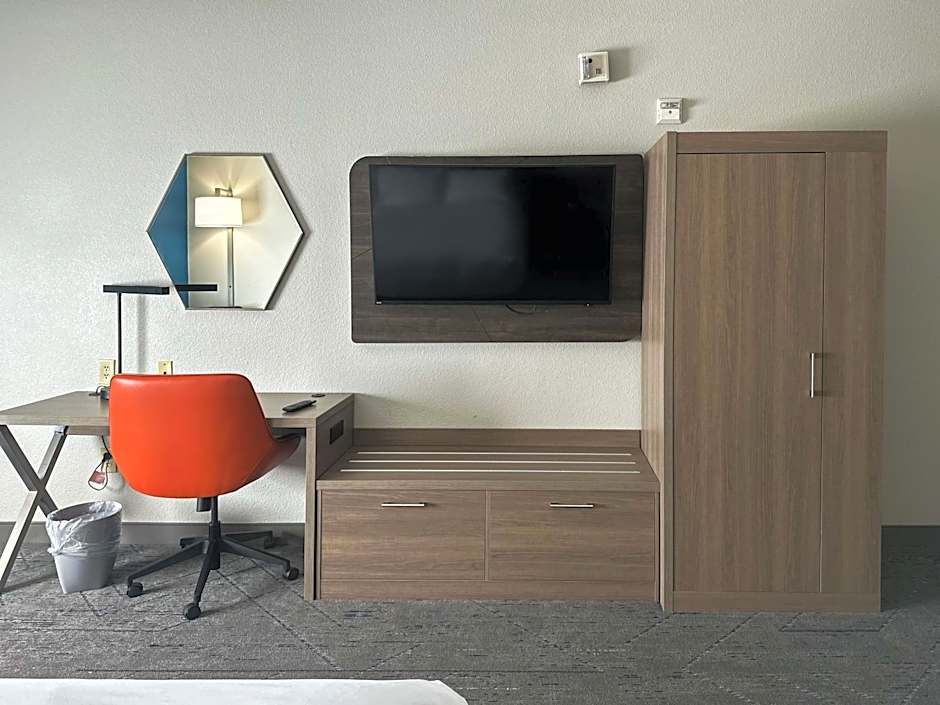 Holiday Inn Express Hotel & Suites Ennis By IHG