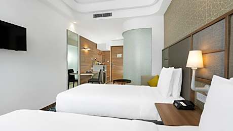 Standard Room with 25% discount on F&B and Laundry, 20% on Spa and Enjoy Buy One Get One at Viva Bar during Happy Hours (12 noon to 06:00 PM)