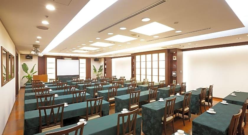 Shin-Osaka Esaka Tokyu REI Hotel