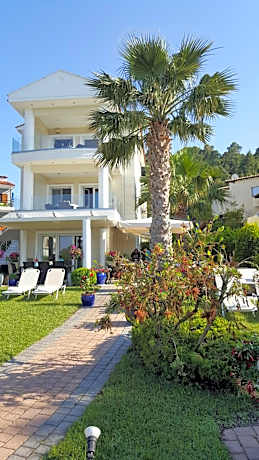 SUN RESIDENCE Exclusive Seaside Suites