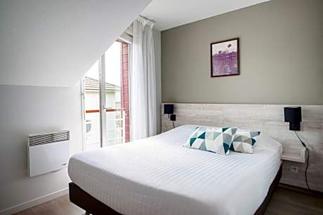 One Bedroom Apartment