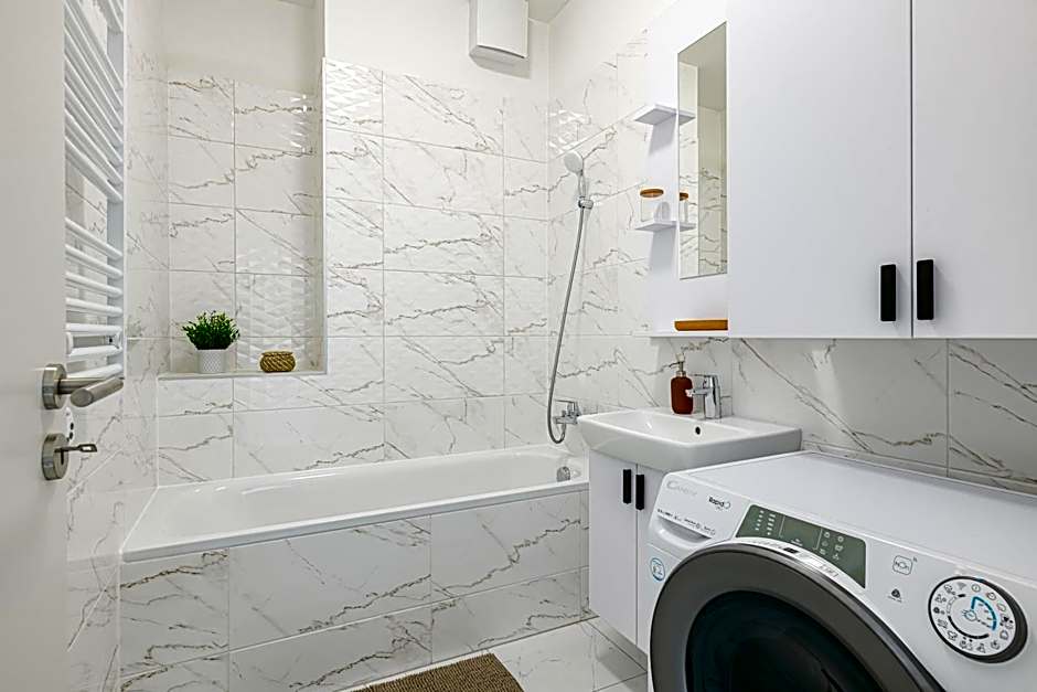 WestSide Garden Apartments by FirstHost