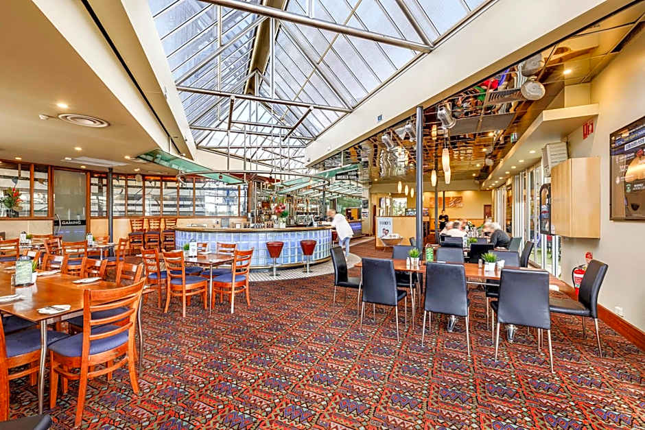 Nightcap at Findon Hotel