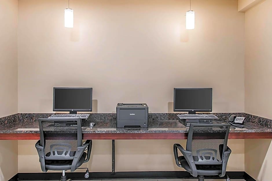 Quality Inn & Suites Houghton Downtown