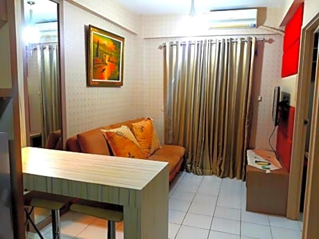 Julia Room Apt Grand Center Point Bekasi by ZUZU