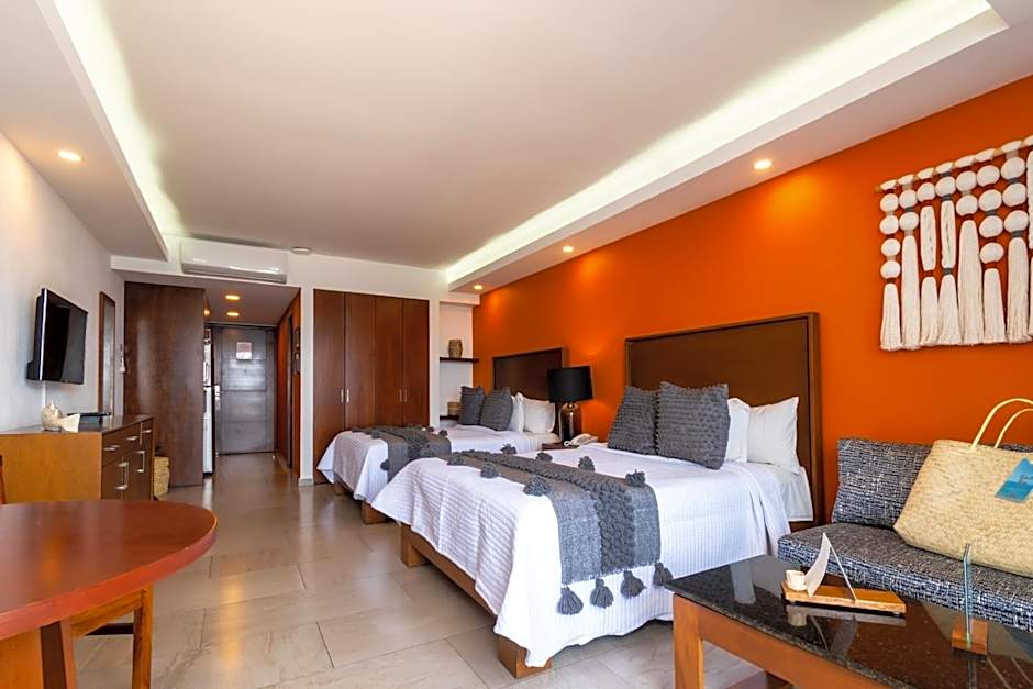The Paramar Beachfront Boutique Hotel With Breakfast Included - Downtown Malecon