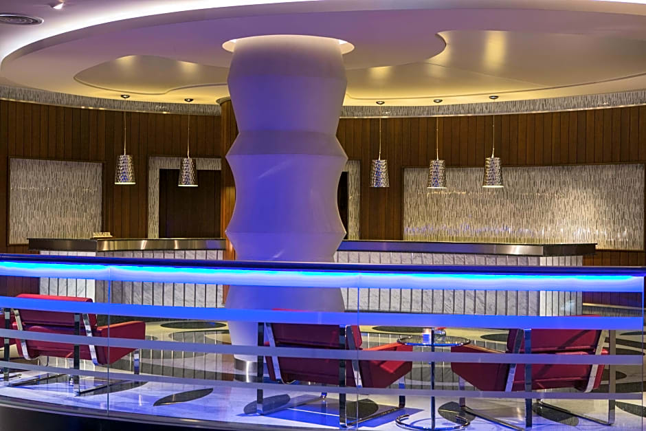 Renaissance by Marriott Izmir Hotel