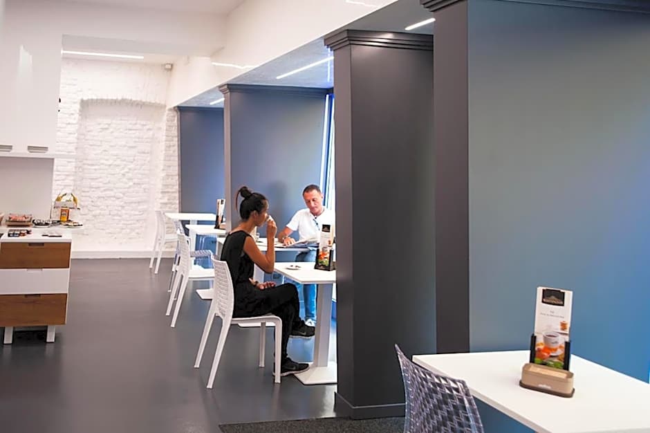 Adalesia Hotel & Coffee