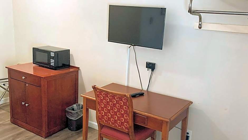 Hampton Motor Inn